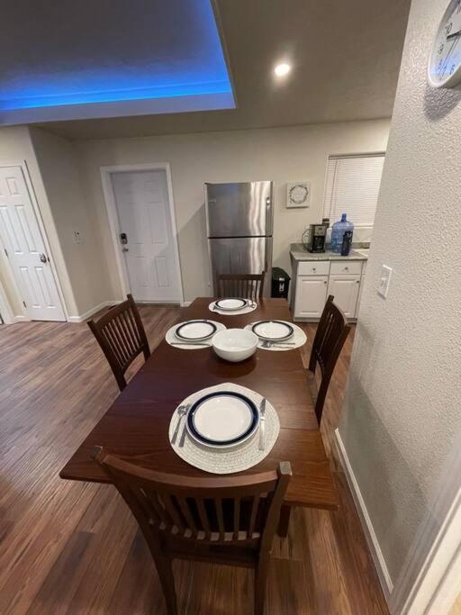 Brand New 2Br Cute Blue Led In North Fresno 아파트 외부 사진