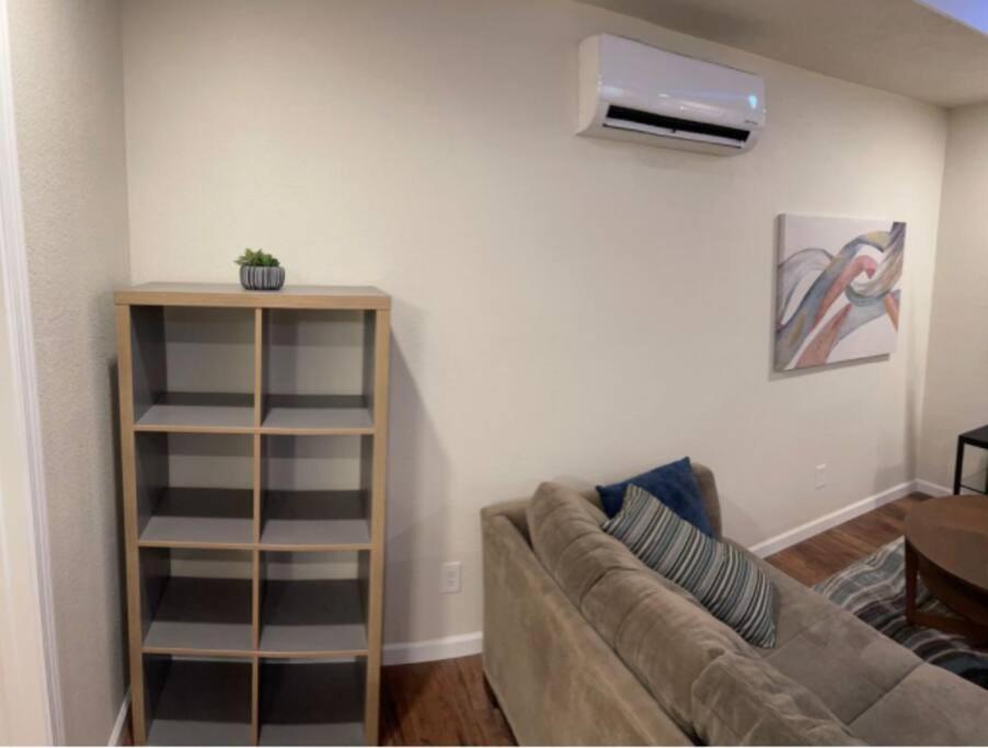 Brand New 2Br Cute Blue Led In North Fresno 아파트 외부 사진